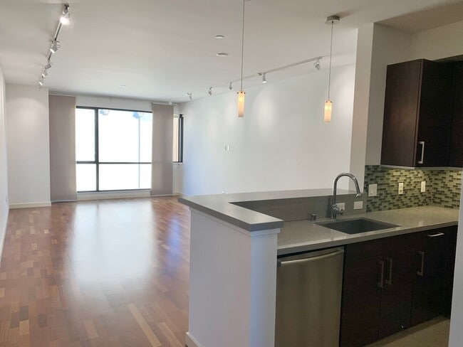 Building Photo - Chic 1BD/1BA in the Heart of Hayes Valley!...