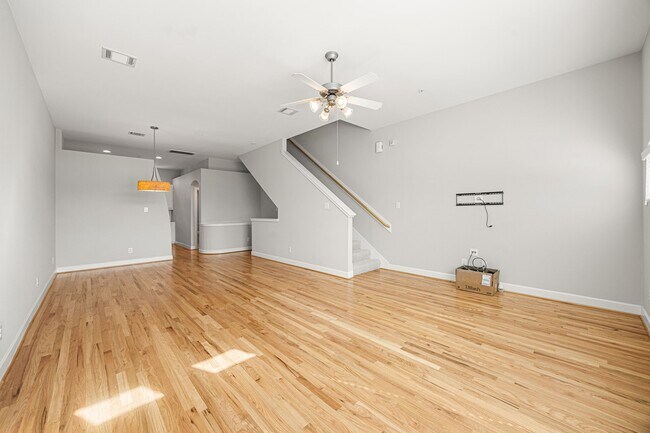 Building Photo - 7650 Springhill St