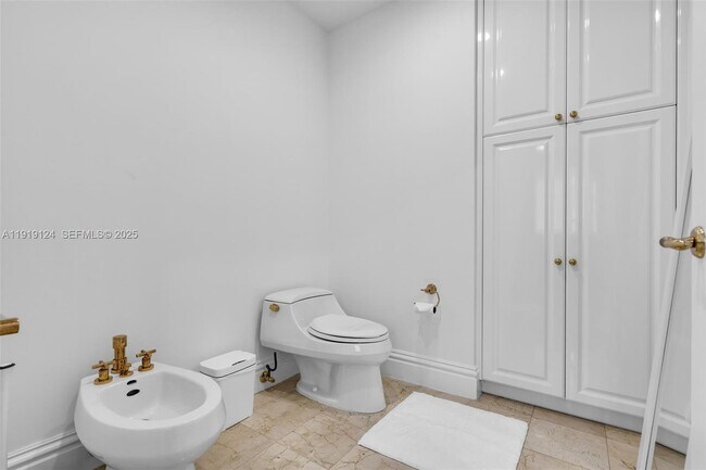 Building Photo - 10295 Collins Ave