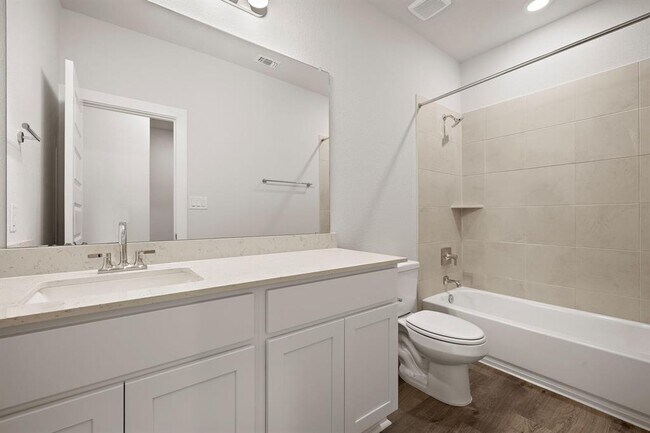 Building Photo - 2415 Ekvall Dr