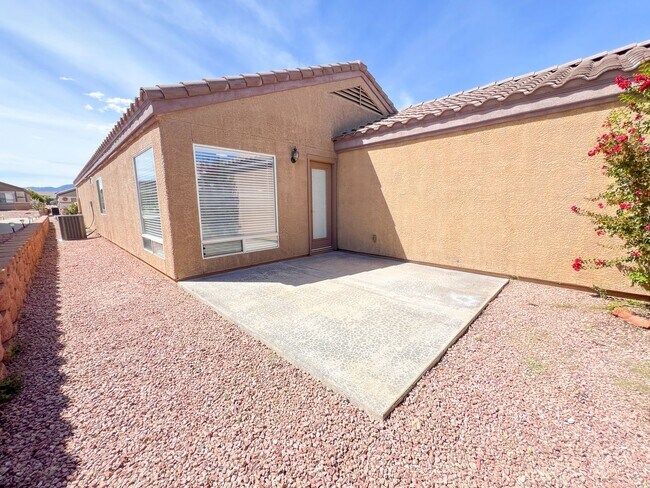 Building Photo - 4964 E Catalina Ct