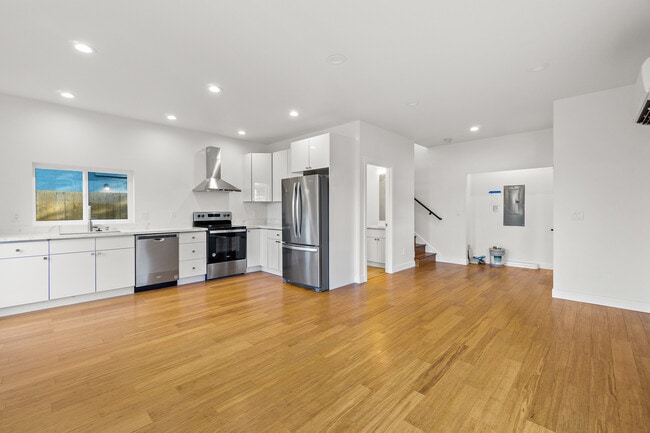 Building Photo - 2611 41st Ave SW