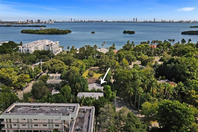 Building Photo - 669 NE 60th St