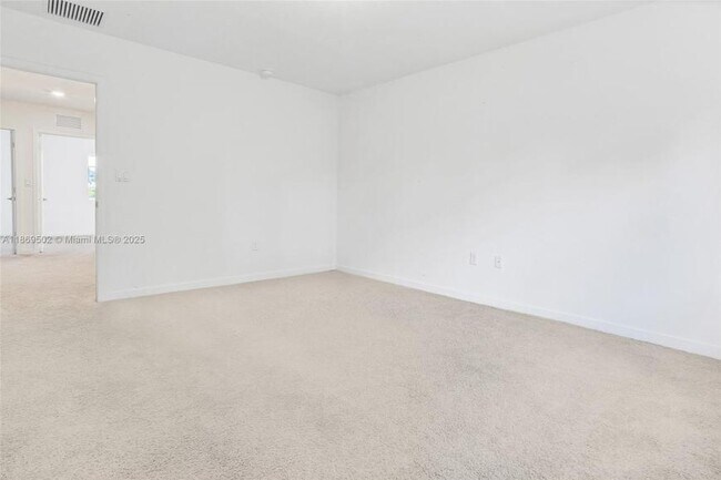 Building Photo - 3 bedroom in Miami Gardens FL 33169