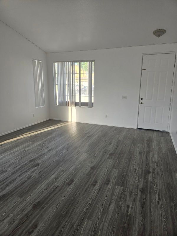 Building Photo - 421 Steiner Dr