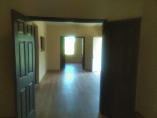 Building Photo - 120 Lisa Ln