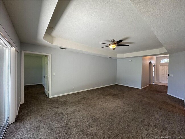 Building Photo - 4567 SE Murray Cove Cir