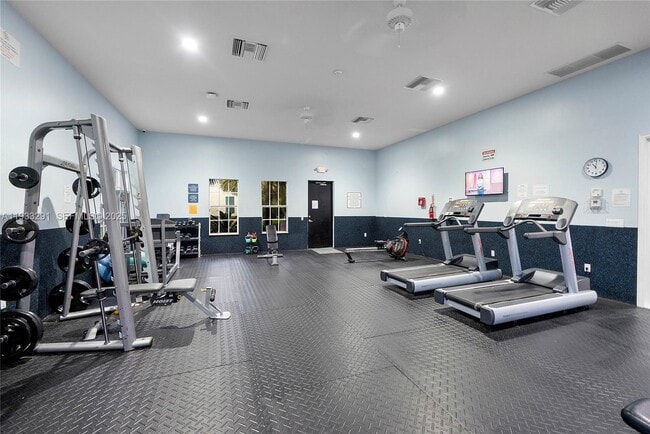 Building Photo - 218 SW 6th Pl