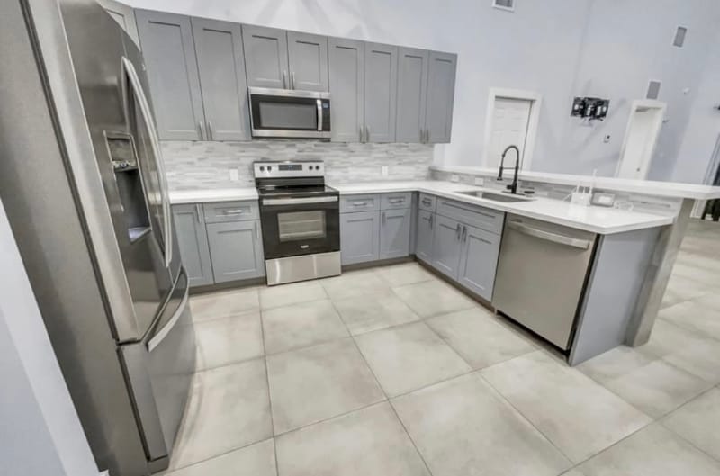 Building Photo - 1545 SW 32nd St