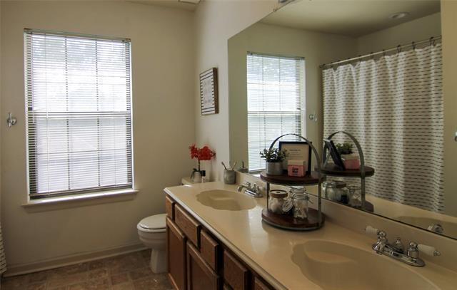Building Photo - 1537 Yaggi Dr