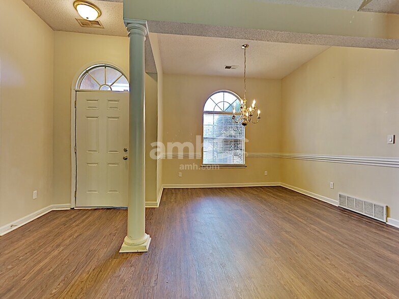 Building Photo - 548 Wesley Woods Dr