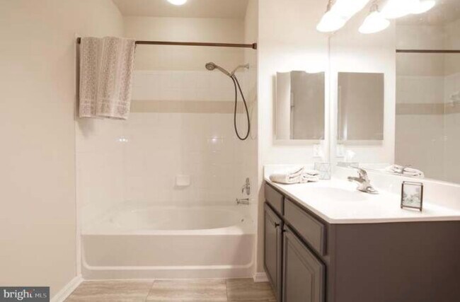 Building Photo - 2465 Army Navy Dr