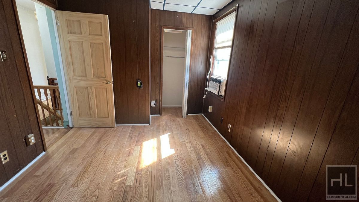 Building Photo - 1800 E 52nd St