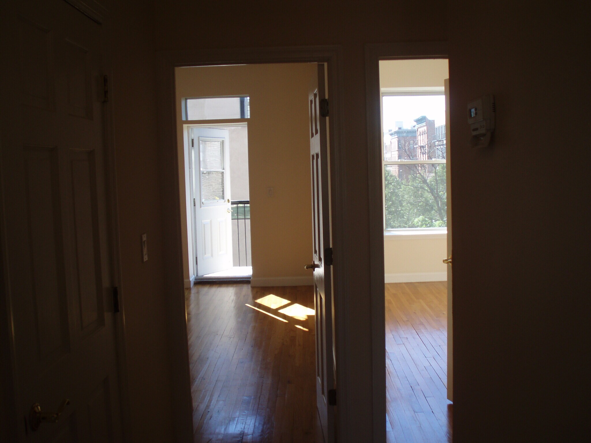 Building Photo - 2099 5th Ave