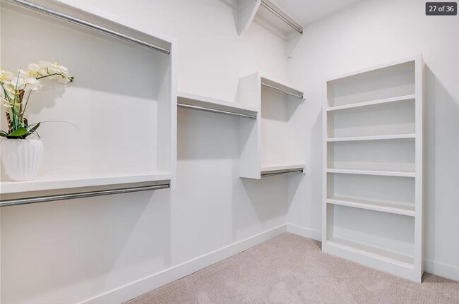 Building Photo - 113 Cedar St