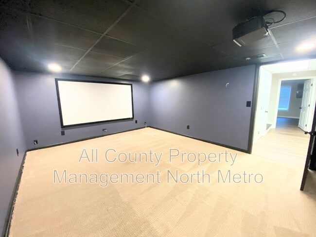 Building Photo - 565 Wayt Rd