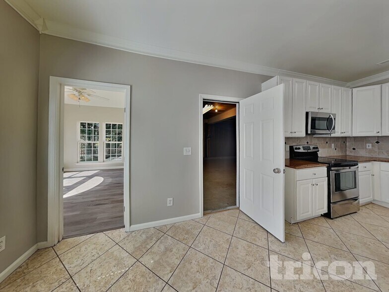 Building Photo - 12722 Golden Sun Ct