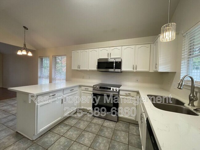 Building Photo - 1345 Harwich Dr