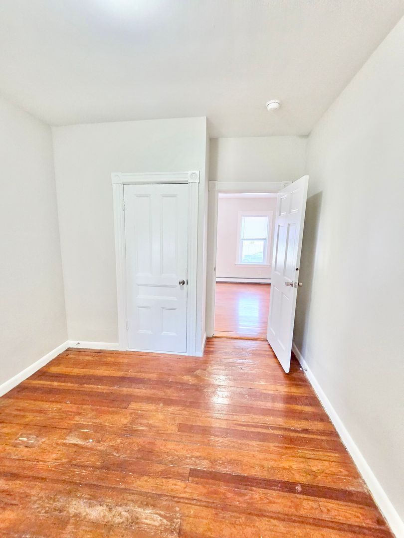 Building Photo - 53 Sisson St