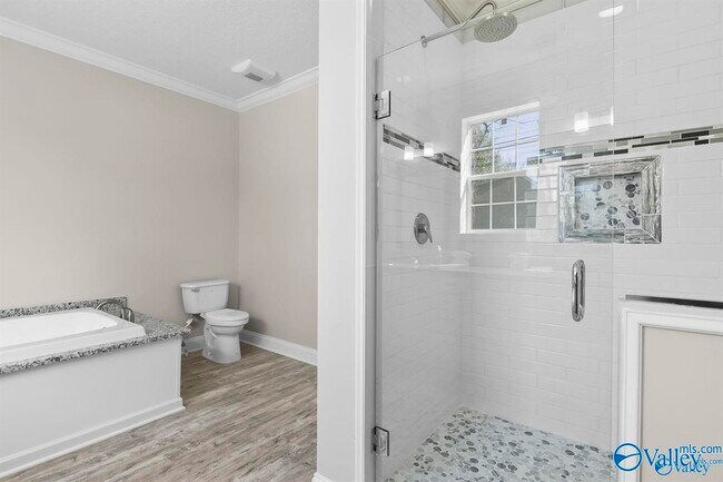 Building Photo - 1502 Rison Ave NE