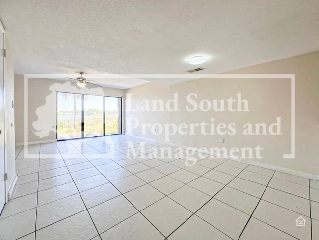 Building Photo - 1836 N Crystal Lake Dr