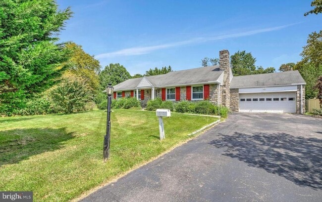 Building Photo - 11 Providence Rd