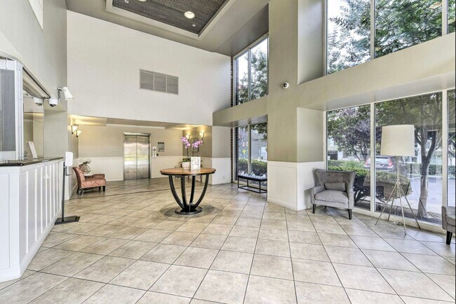 Building Photo - COMING SOON!!! BEAUTIFUL 1BD/1BA CONDO IN EMERYVILLE CA