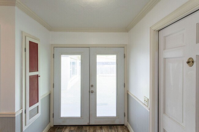 Building Photo - 1803 Midwestern Pkwy