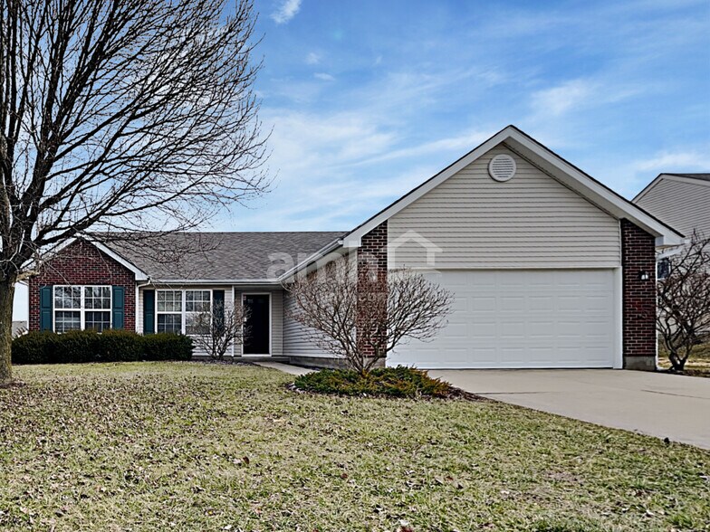 Primary Photo - 32 Meadowcrest Dr