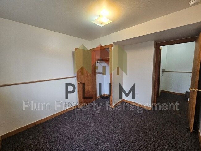 Building Photo - 929 S Johnson St