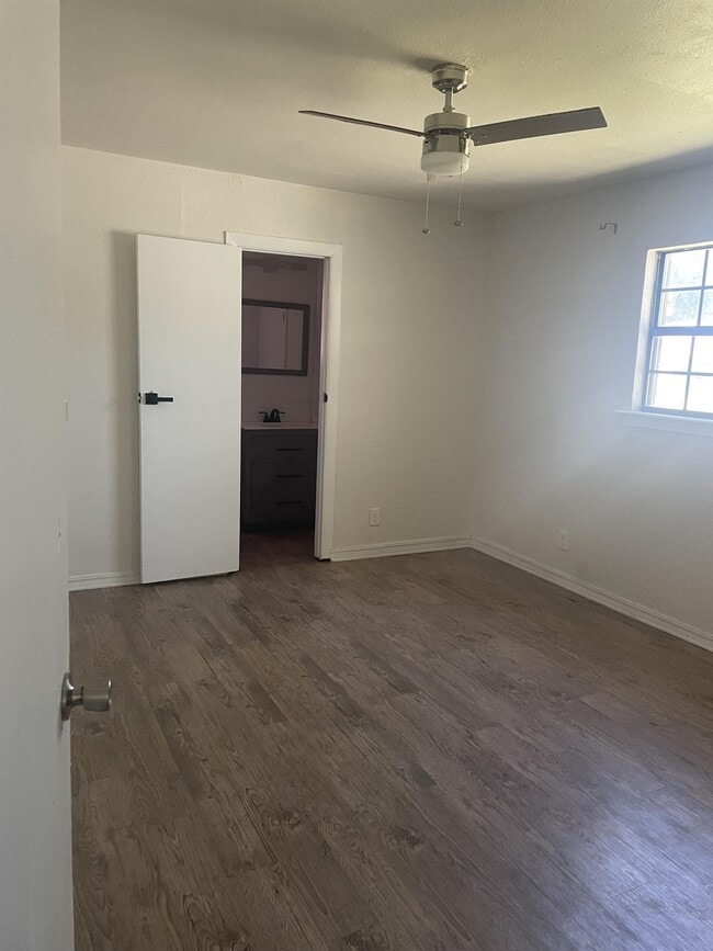 Building Photo - 3319 Sherwood Ln