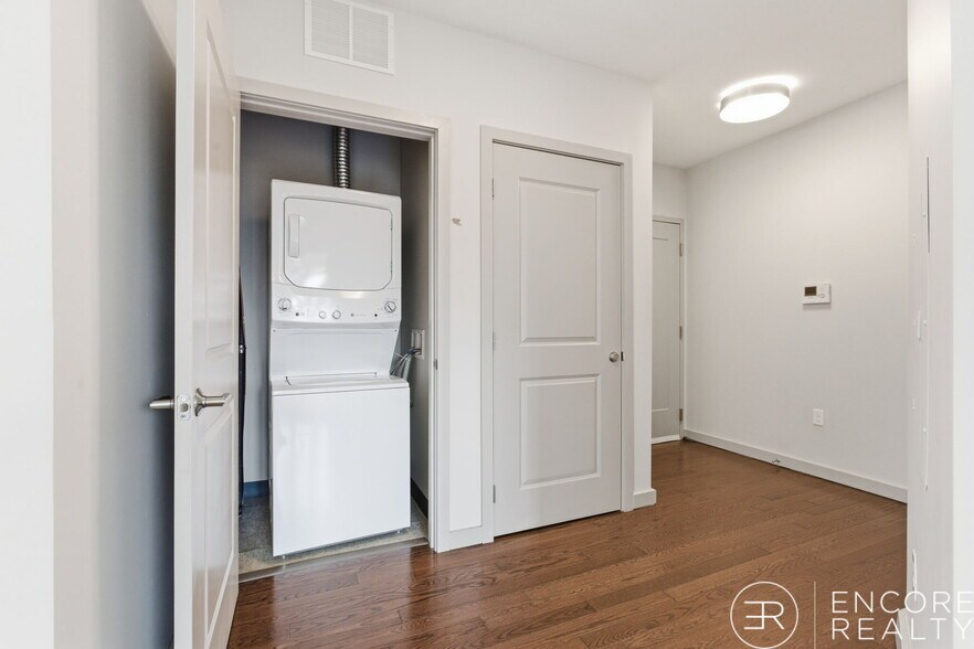 Building Photo - 40A Marion St