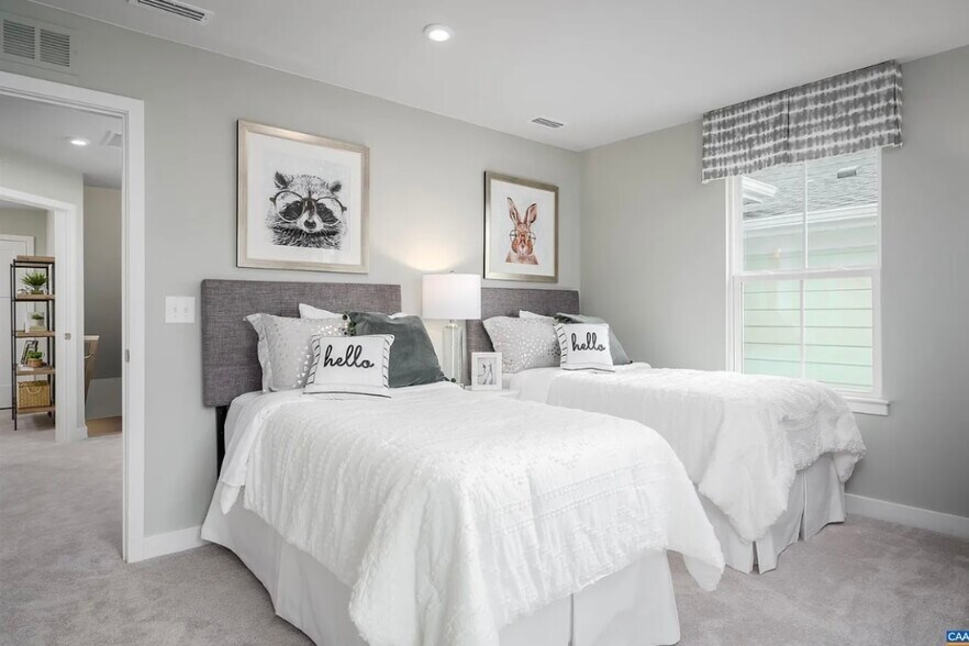 Building Photo - 736 Empire St