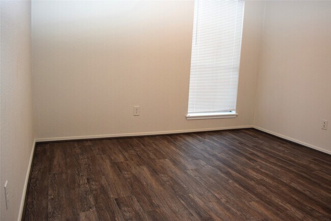 Building Photo - 18511 Egret Bay Blvd