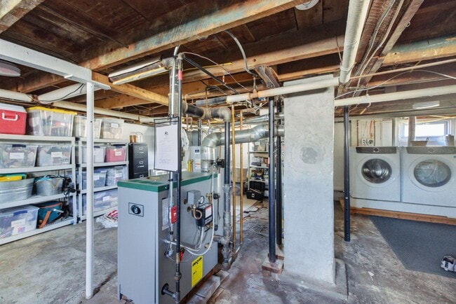 Building Photo - 26 Snow St