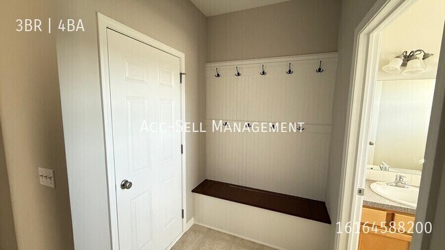 Building Photo - 2125 Orchard Ridge Dr NW