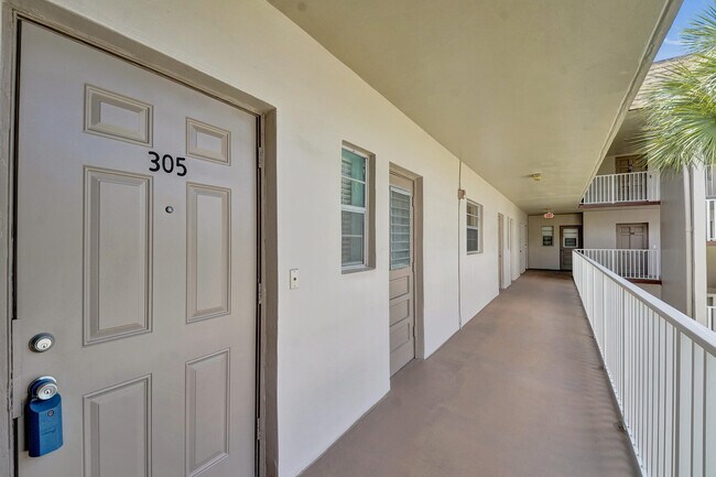 Building Photo - 2430 SW 81st Ave
