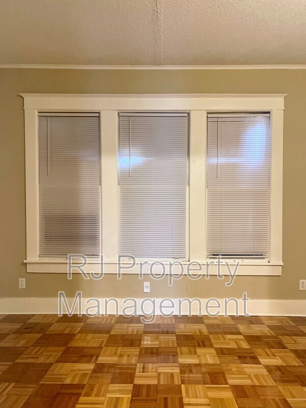 Building Photo - 1267 Englewood St