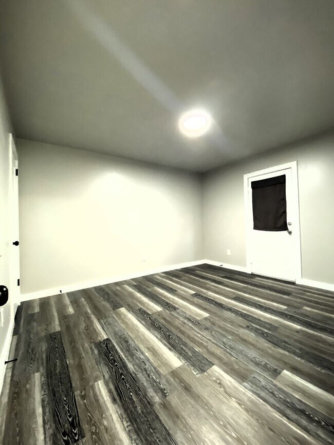 Building Photo - Available for Immediate Move-in!!!