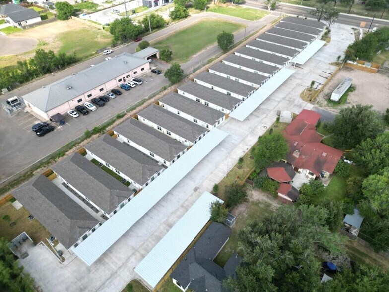 Building Photo - 740 N Alamo Rd