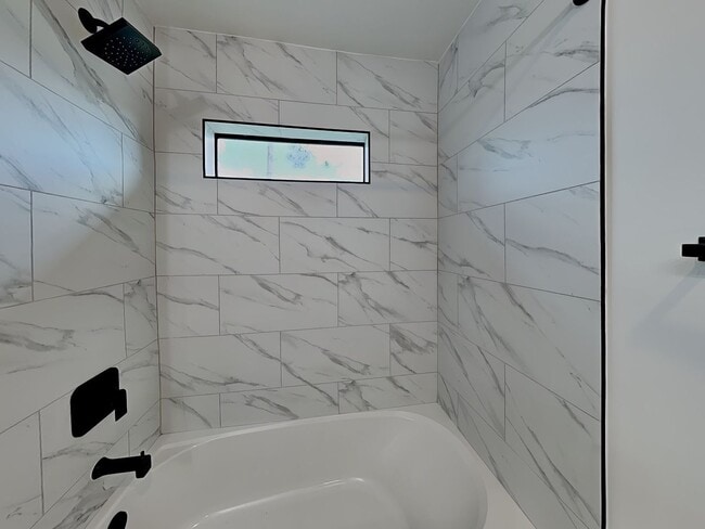 Building Photo - 1217 Clayton Ave