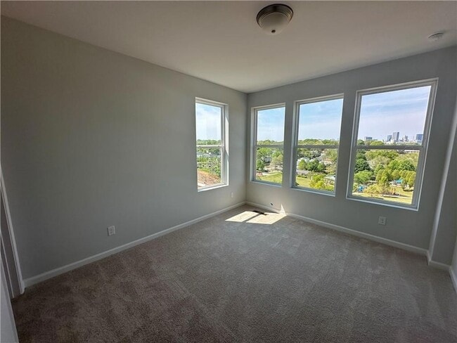 Building Photo - 352 Skylar Ct SE