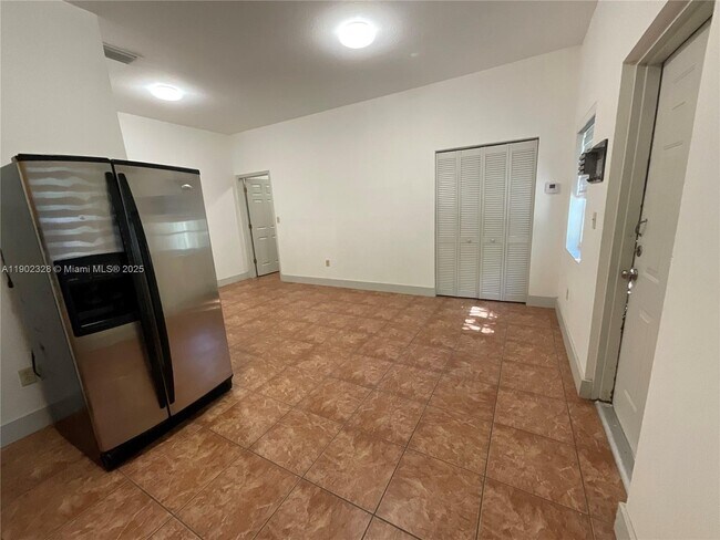 Building Photo - 12500 SW 43rd St