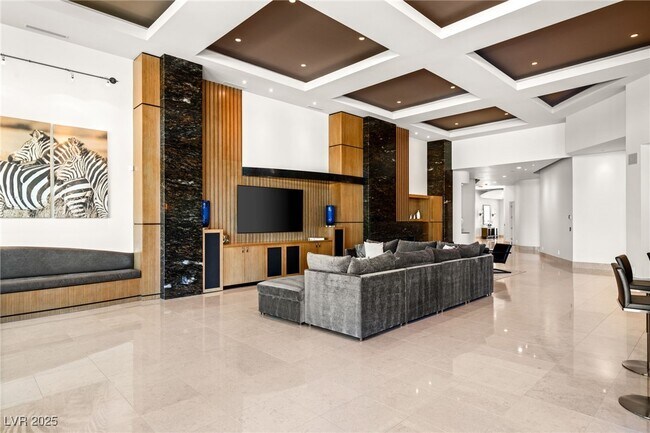 Building Photo - 2 Castle Oaks Ct