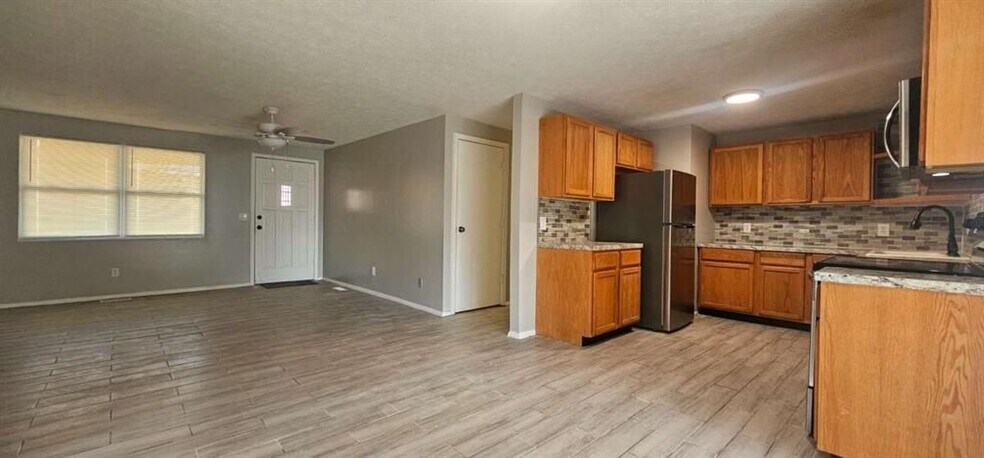 Building Photo - 6131 Rockbridge Rd SW