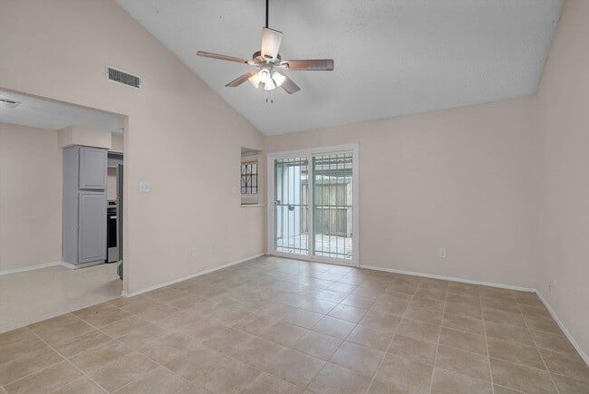 Building Photo - 5867 Village Forest Ct