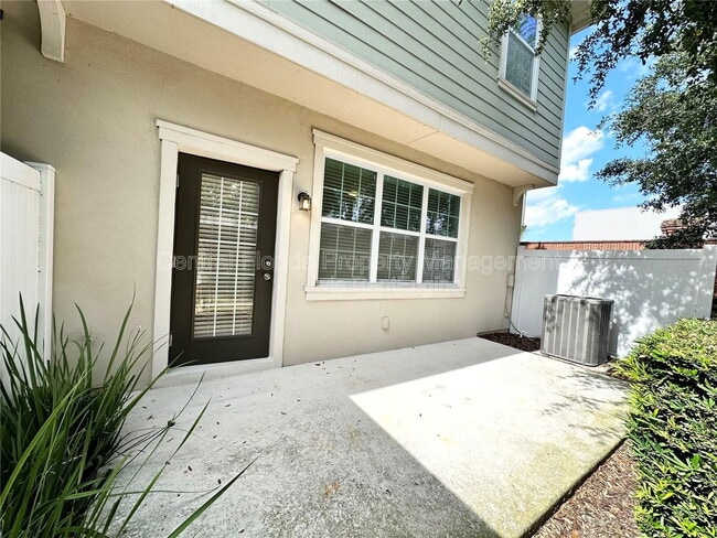 Building Photo - 122 Zamora Pl