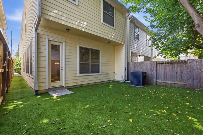 Building Photo - 6011 Truro St