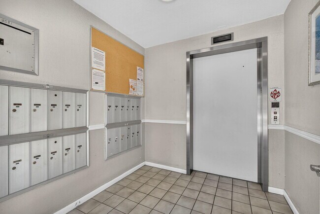 Building Photo - 2581 Village Blvd