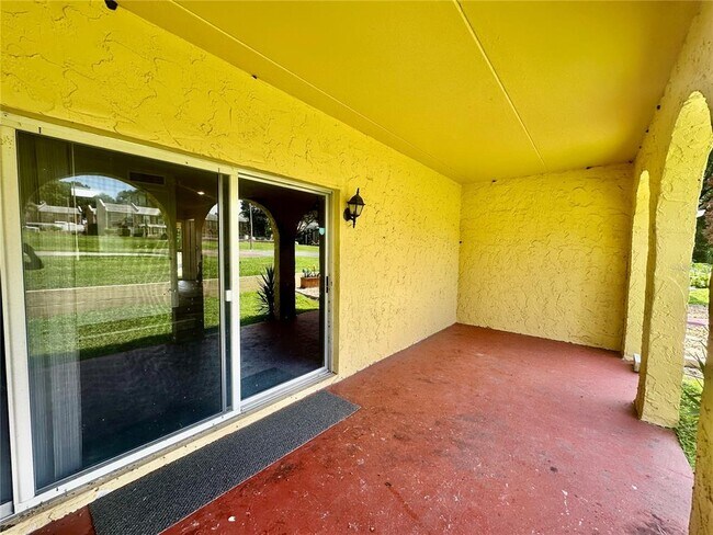 Building Photo - 5850 Cypress Gardens Blvd